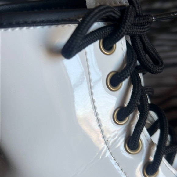 Dr. Martens White Lace Up Boots‎ - Picture 5 of 15